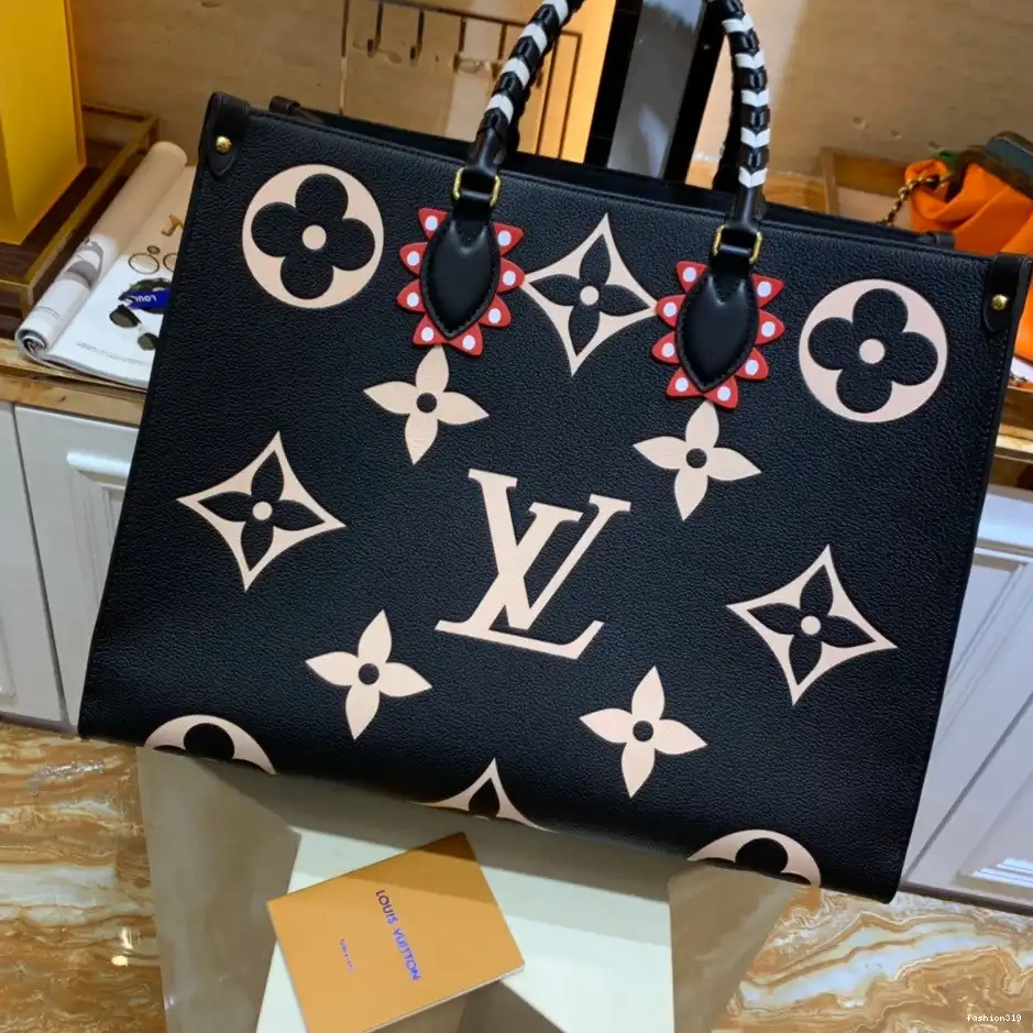 ONTHEGO GM LOUIS CRAFTY VUITTON 0326